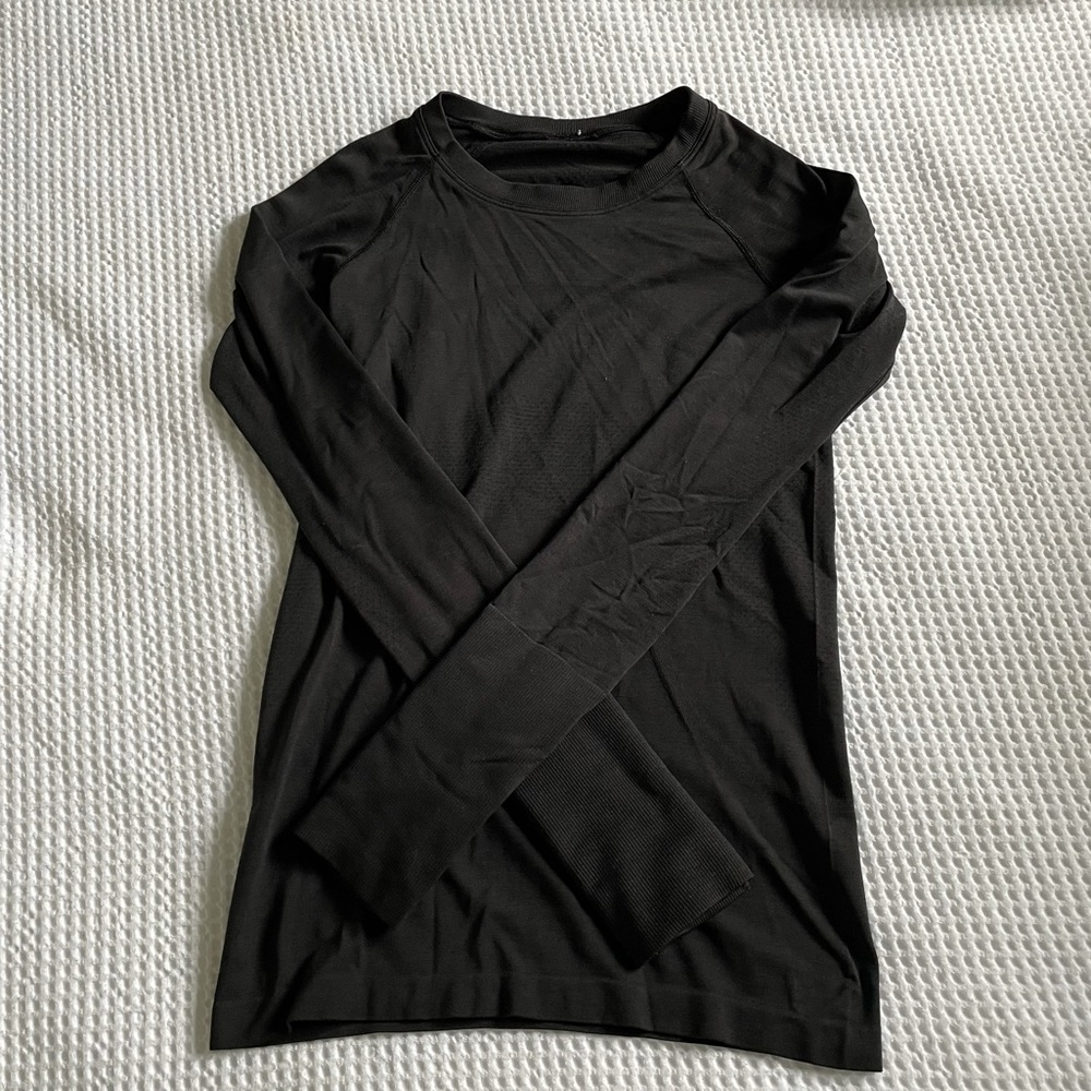 *SOLD* LULULEMON SWIFTLY TECH LONGSLEEVE